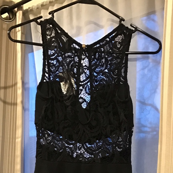 Windsor Black and Lace Bodycon Dress - Picture 2 of 3