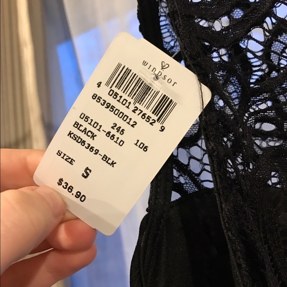 Windsor Black and Lace Bodycon Dress - Picture 3 of 3