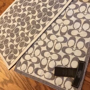 NWOT Silver Metallic COACH Scarf, cute any season!