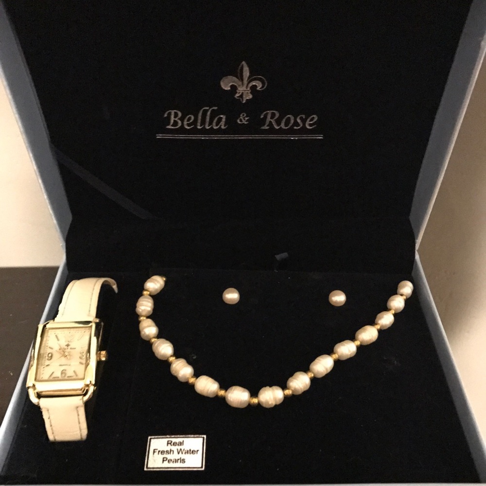 Pearl Necklace and Earrings Set