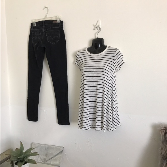 Tobi black and white striped blouse. Size small - Picture 3 of 3
