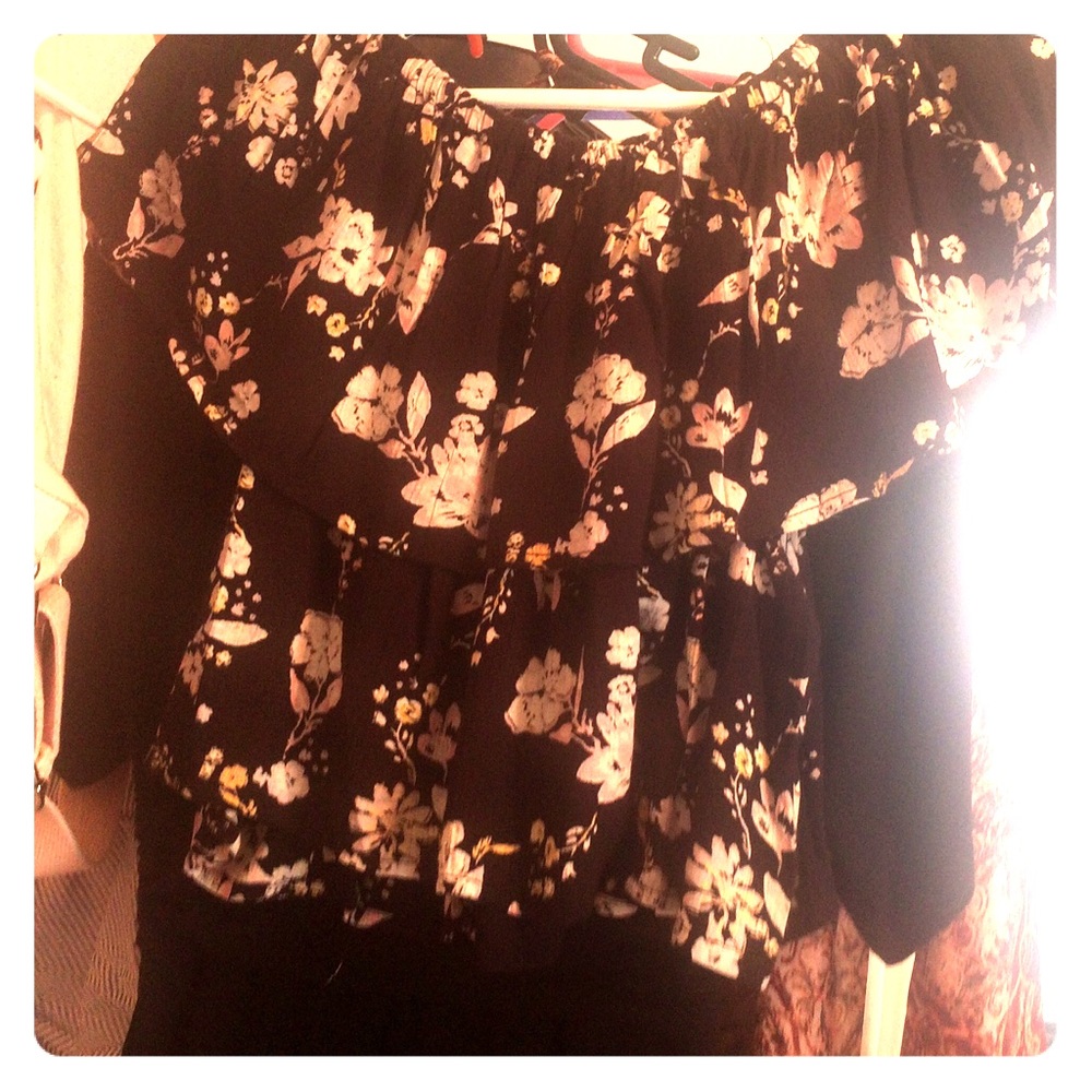 Cropped off shoulder blouse