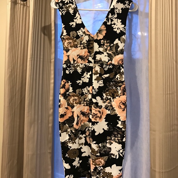 Windsor Floral and Black Bodycon Dress - Picture 3 of 4