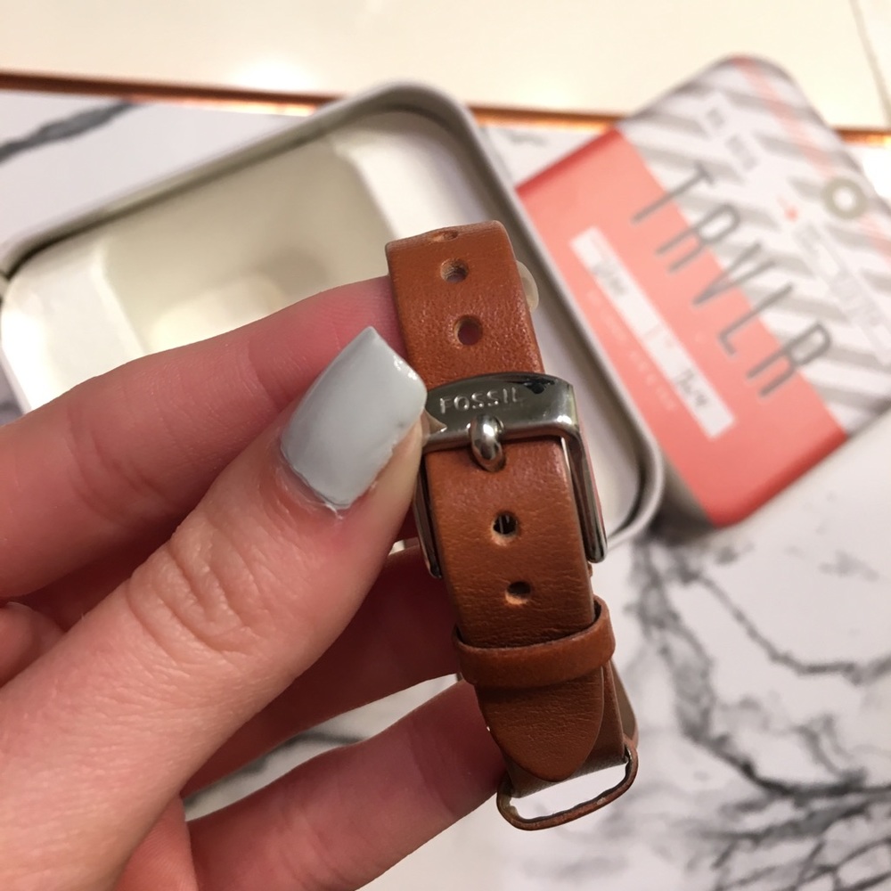 ⚡️SALE⚡️NEW FOSSIL WATCH!! - Picture 2 of 6