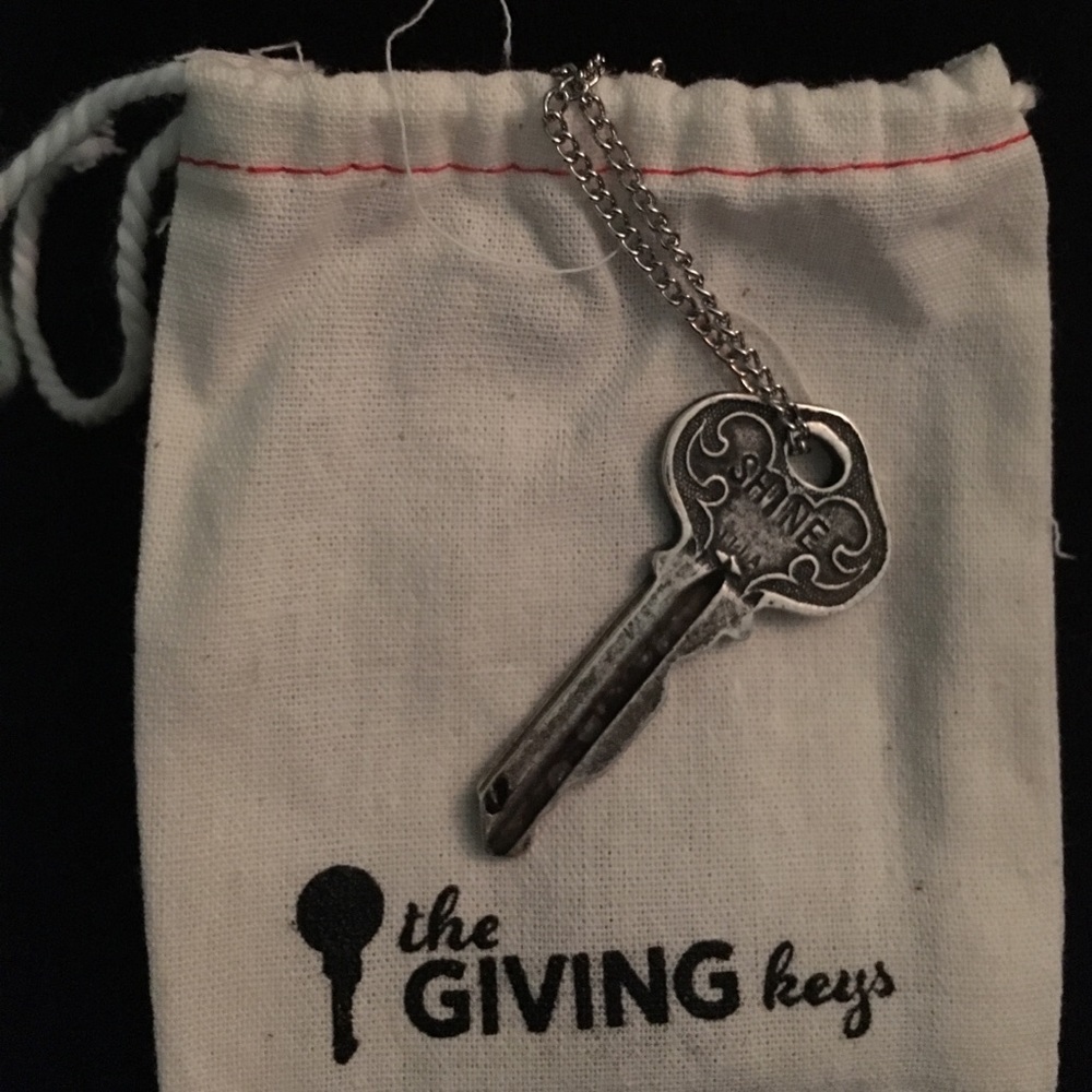 The Giving Keys "Shine" Necklace NWOT