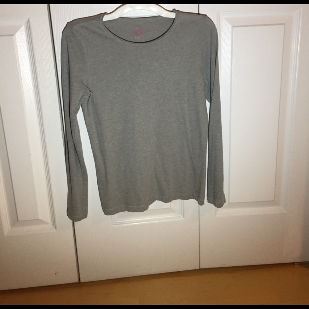 Grey long sleeve shirt
