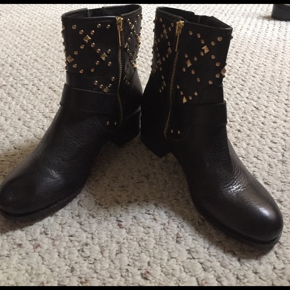 Brand new black boots with gold stud - Picture 3 of 3