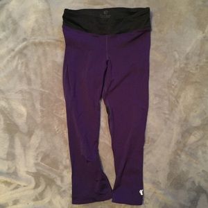 Pearl Izumi women's workout leggings.