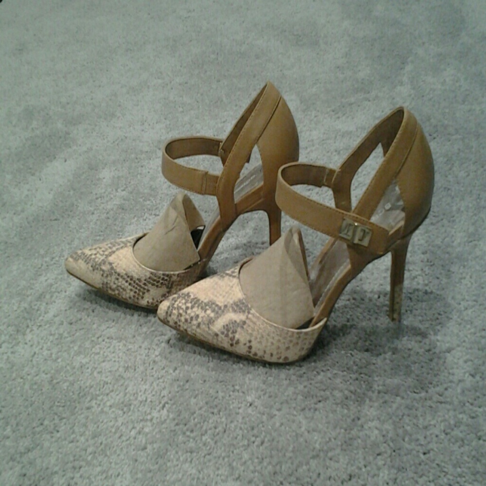 BCBG
