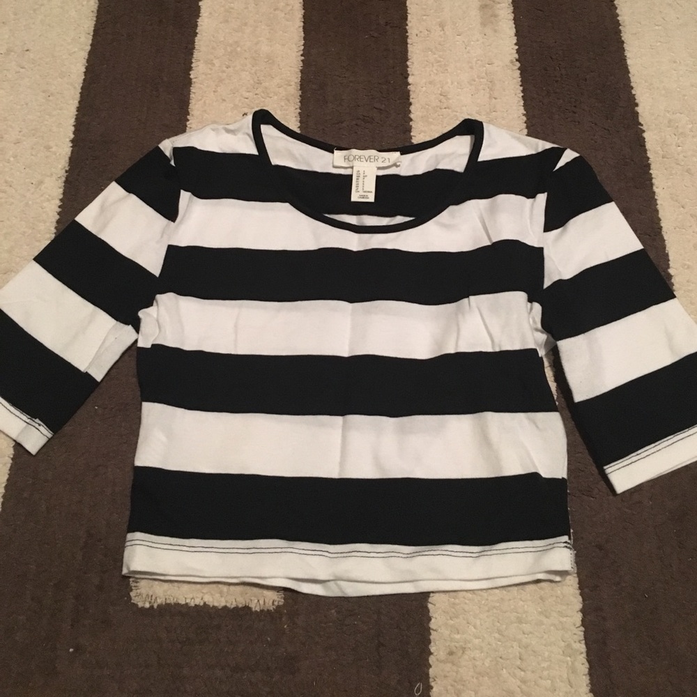 Black and white stripe crop top