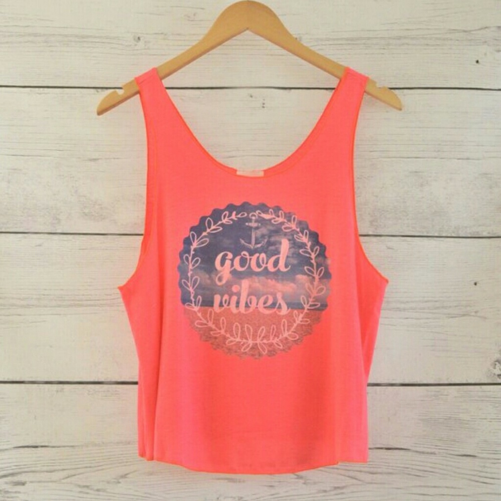 🎉NWOT! Good Vibes Tank💘