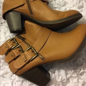 Cathy Jean Camel Color Buckle Short Boots