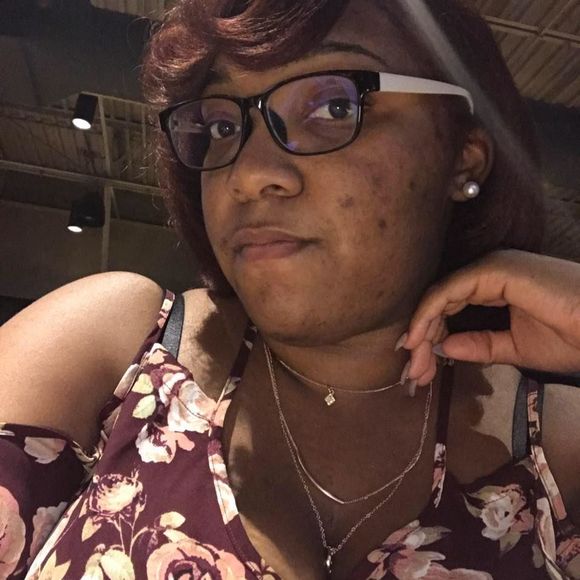 Meet your Posher, Erica - Picture 1 of 1