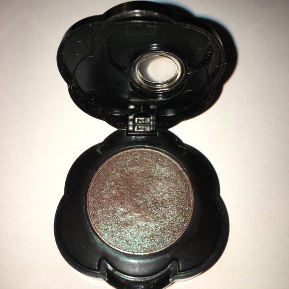 ✨Too faced eyeshadow✨ - Picture 3 of 4