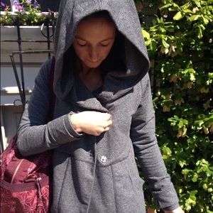 Lululemon Size 4 Find Your Centre Wrap