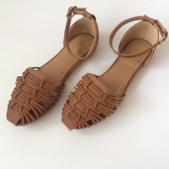 HP 🎉 1  LEFT. NWT. Camel color huarache sandals - Picture 4 of 5