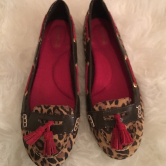 SOLD/ Sperrys Cheetah pattern - Picture 2 of 5