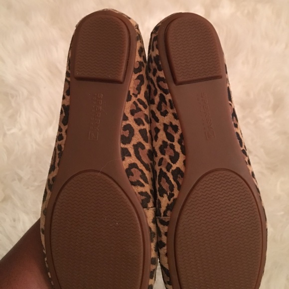 SOLD/ Sperrys Cheetah pattern - Picture 4 of 5