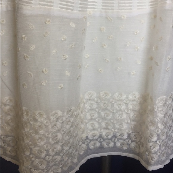 White Spring Dress - Picture 4 of 4