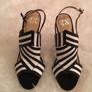 Gwen Steffani Cute black and white heels 👠👠👠👠