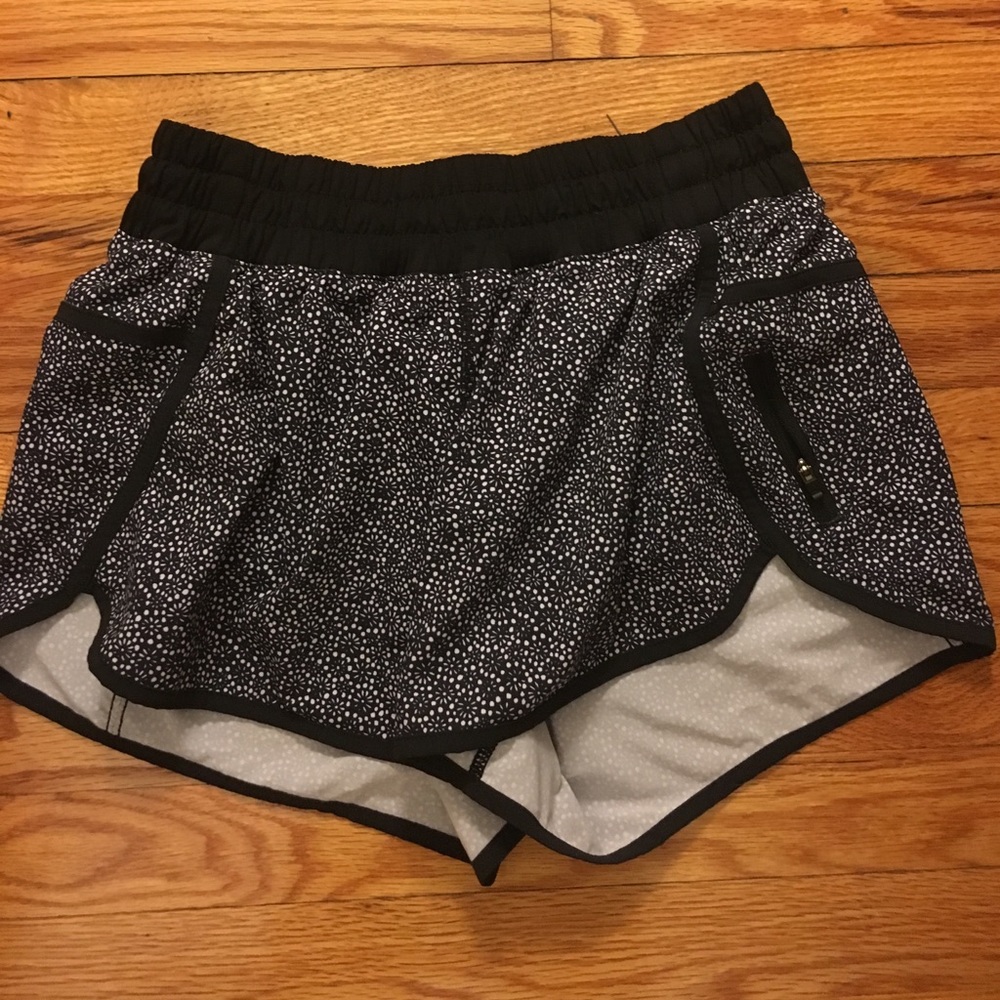 Lululemon tracker shorts