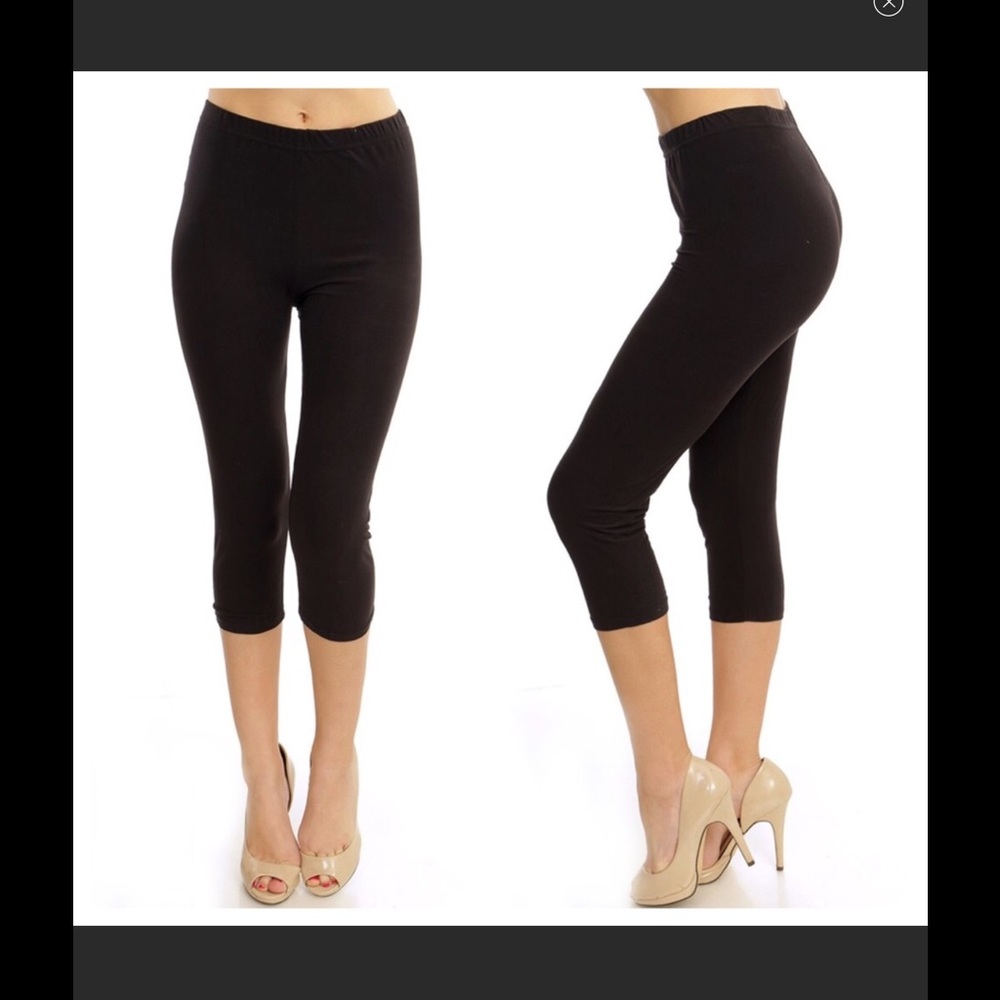 BOUTIQUE PEACHSKIN SOFT BASIC BLACK CROP LEGGINGS