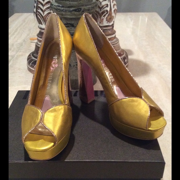 NWT Over the Top Heels  Open-Toe Heels - Picture 1 of 4