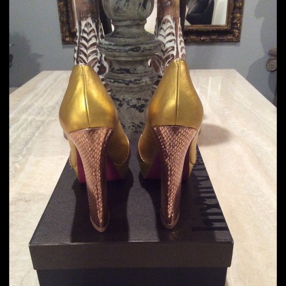 NWT Over the Top Heels  Open-Toe Heels - Picture 4 of 4