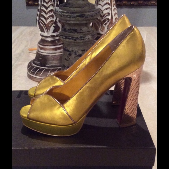 NWT Over the Top Heels  Open-Toe Heels - Picture 2 of 4