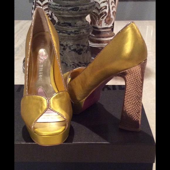 NWT Over the Top Heels  Open-Toe Heels - Picture 3 of 4