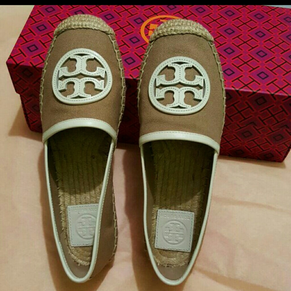 *SOLD*NIB TORY BURCH ESPADRILLES SZ 6