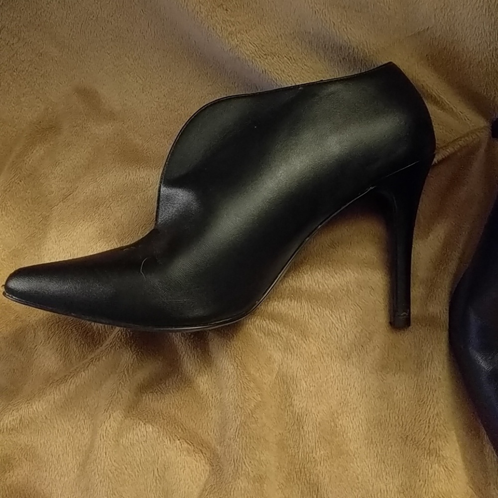 Black pumps - Picture 2 of 3