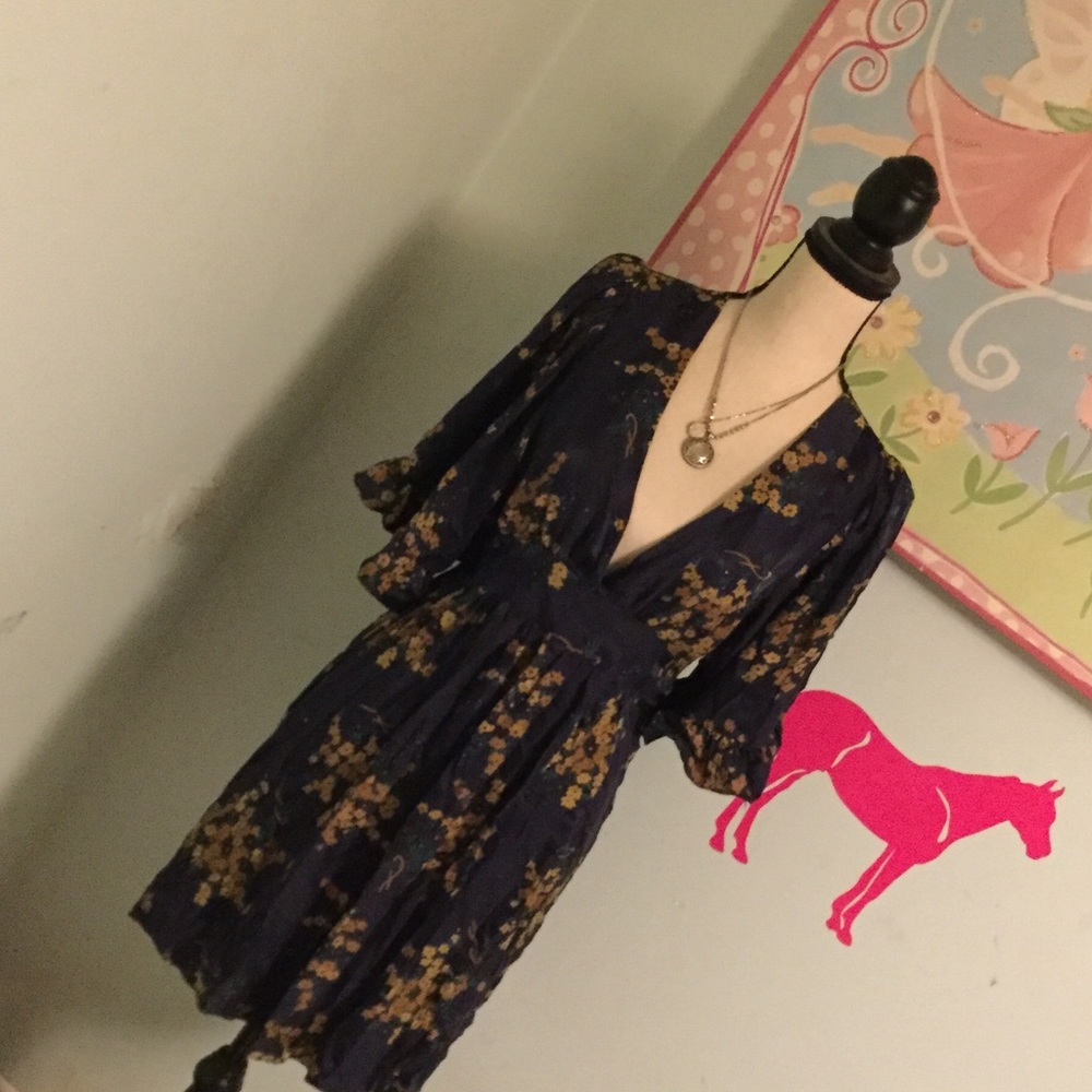 Silk Betsey Johnson dress size 8 Weekend sale ⭐️⭐️