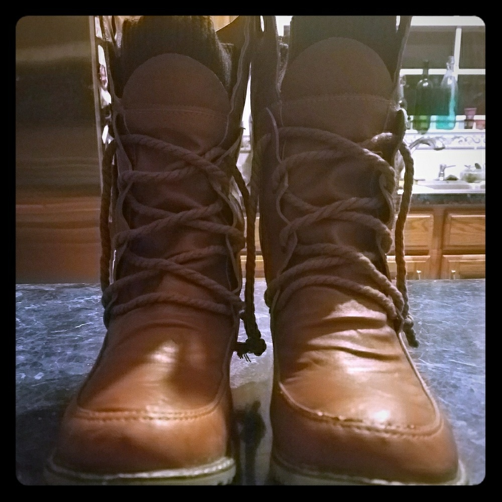 Lightweight Mountaineer Hiking Boot
