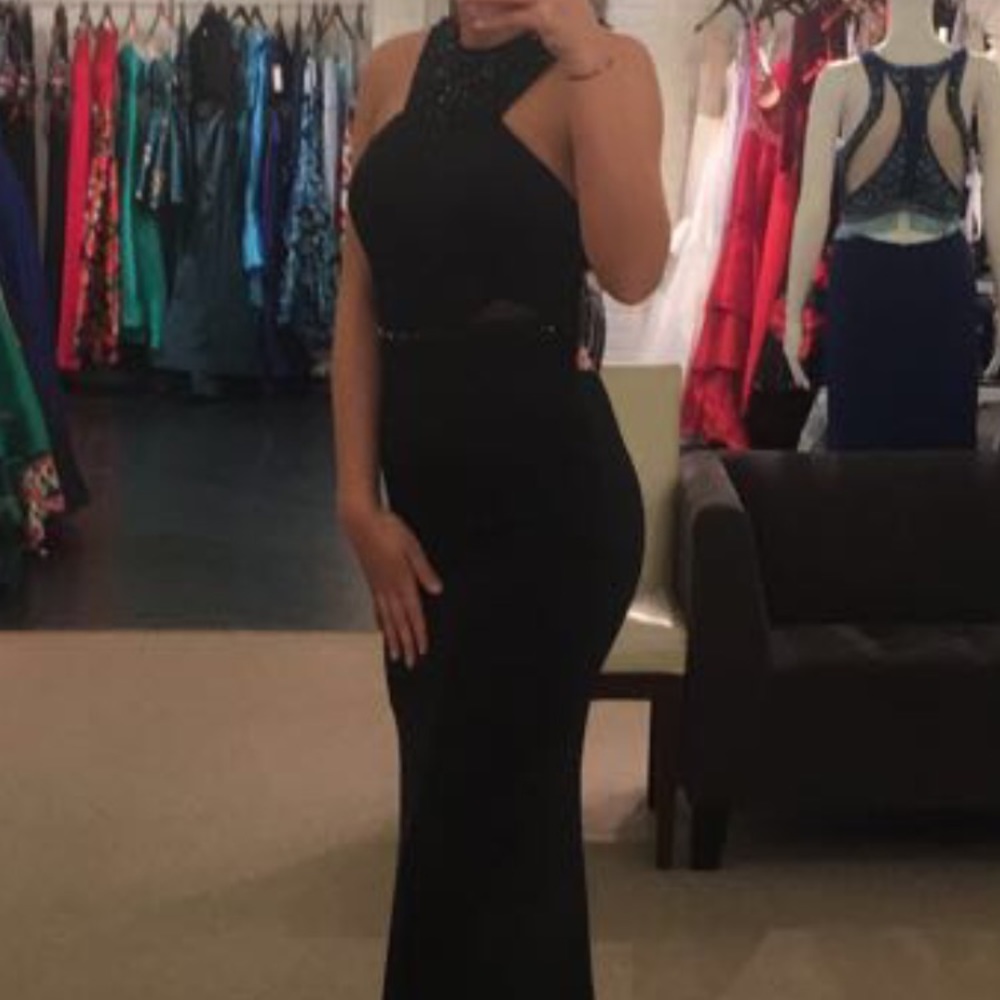 Prom dress *available April 23 :) (size 2)