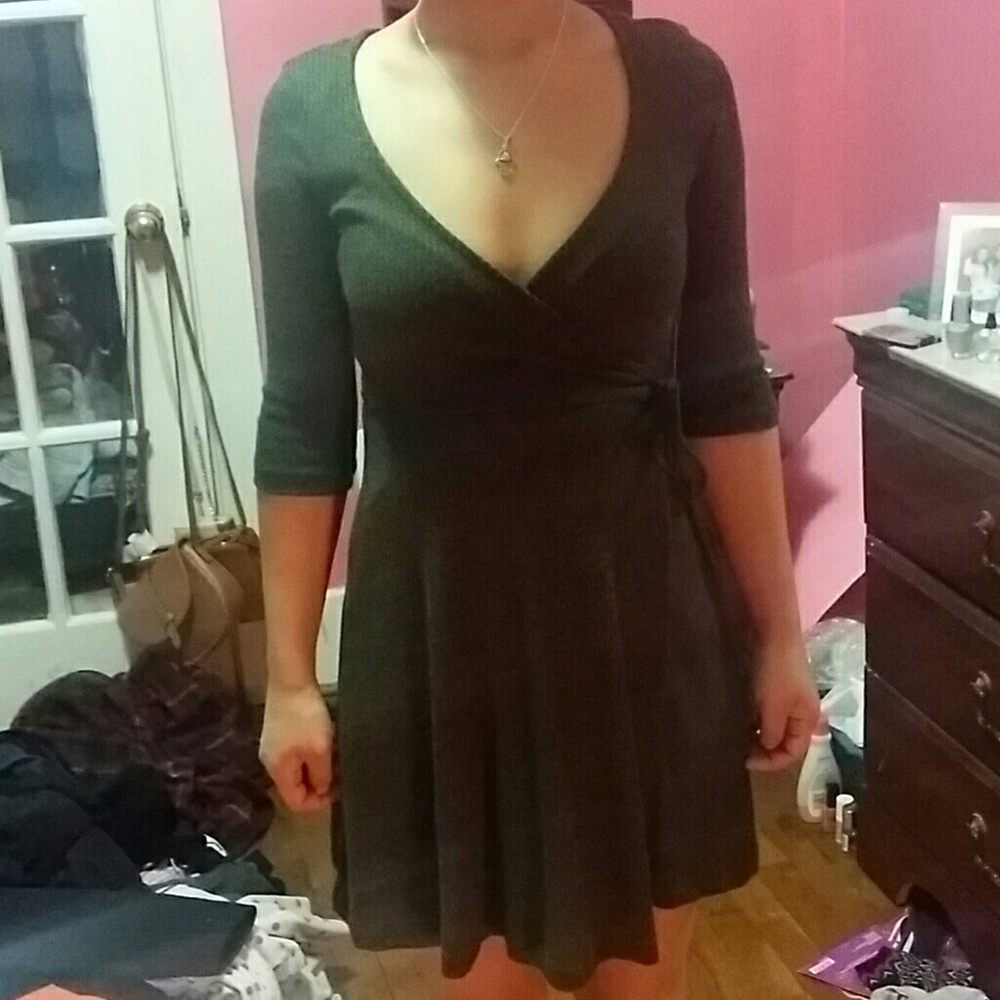 Green surplice dress NWT