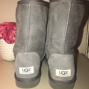 Ugg classic short boots in grey
