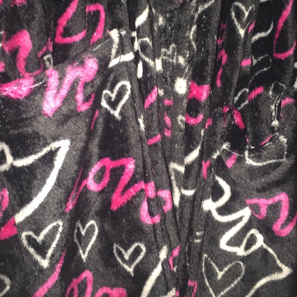 Black love graphic plush robe - Picture 2 of 5