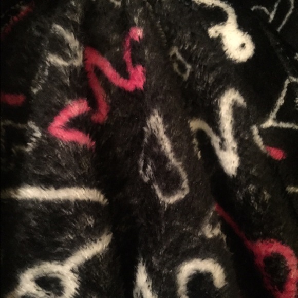 Black love graphic plush robe - Picture 3 of 5