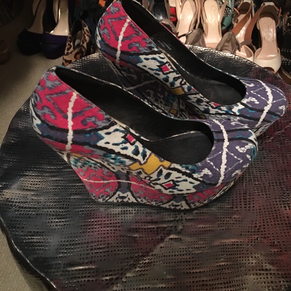 Steve Madden multi colored Wedges