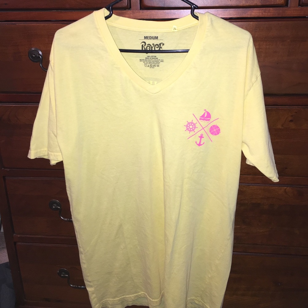 Cute shirtsleeve tshirt!