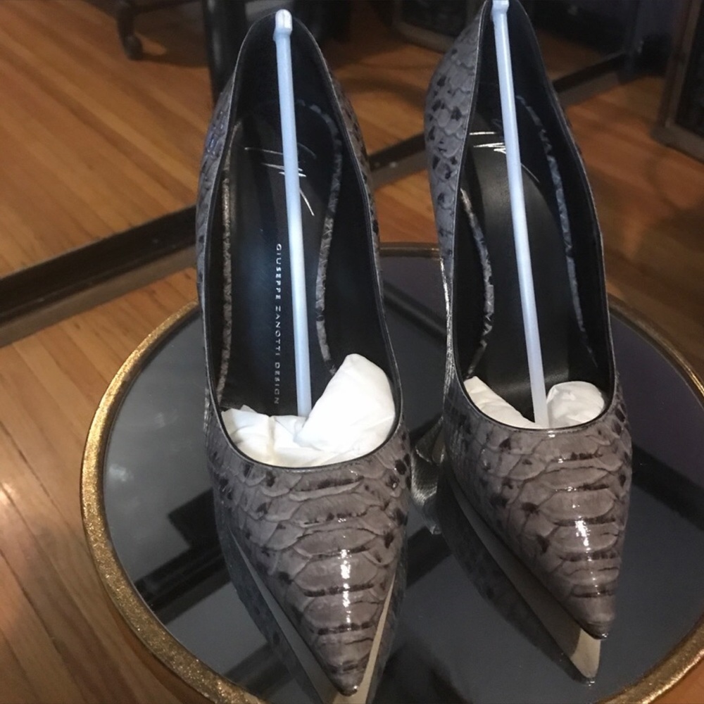 Snakeskin Giuseppe pumps - Picture 6 of 8