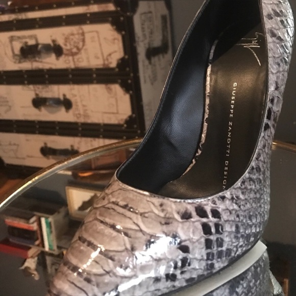 Snakeskin Giuseppe pumps - Picture 8 of 8