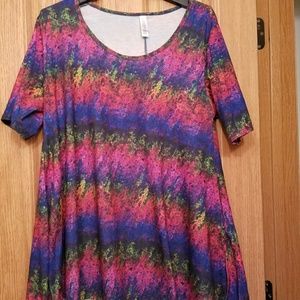 Large Lularoe Perfect T