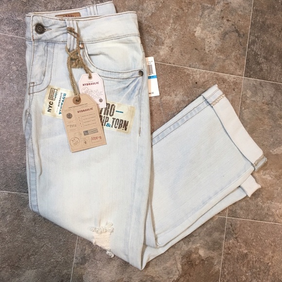 Hydraulic Pants - Hydraulic distressed capris