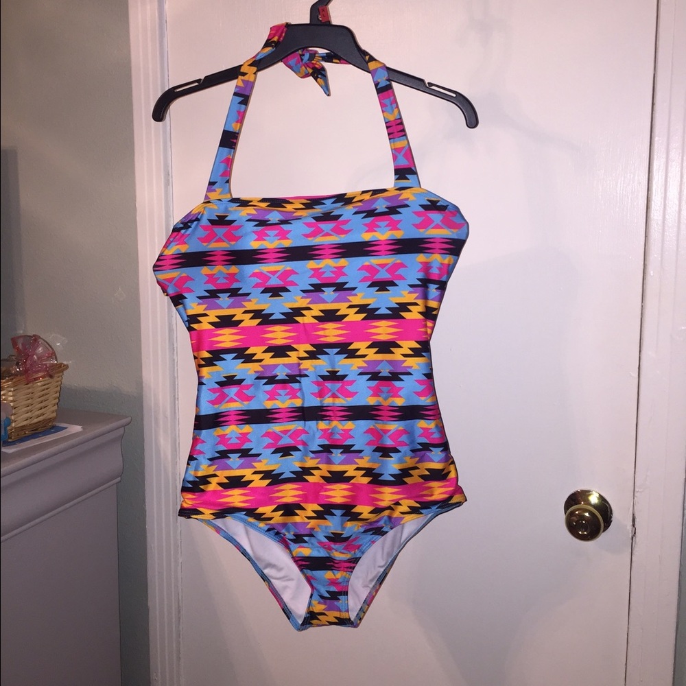 🌺Cupshe one Piece Tribal swimsuit 🌸