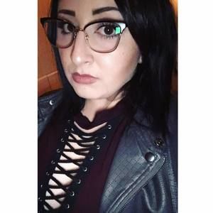 Meet your Posher, Daniela