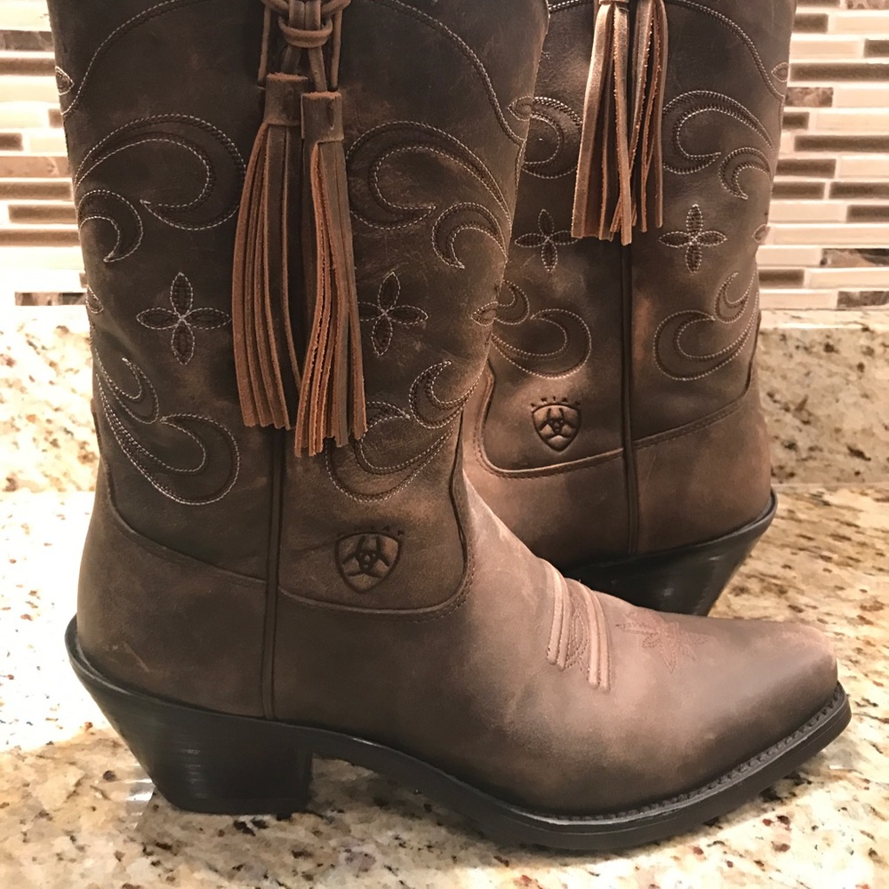 Ariat cowboy boots