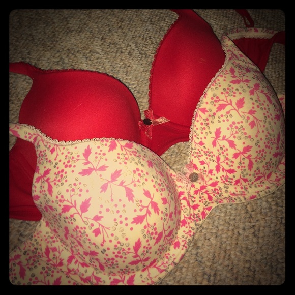 Victoria's Secret Other - 32D Demi Bra - Body By Victoria