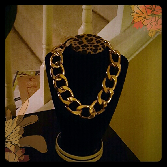 Chicos Jewelry - ❤❤  CHUNKY GOLD LINK STATEMENT NECKLACE🍸